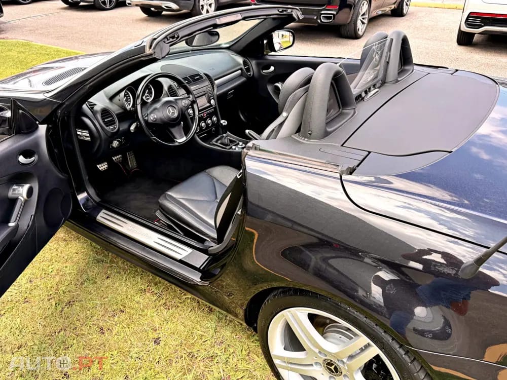 Mercedes-Benz SLK 200 Outro