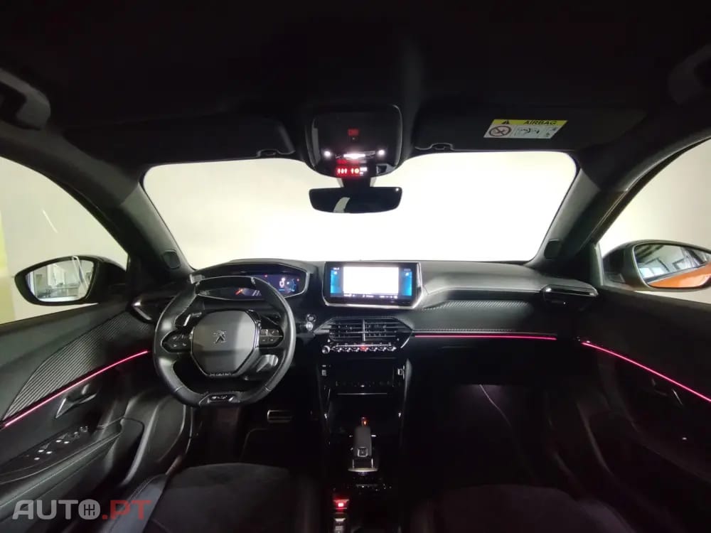 Peugeot 2008 1.2 PureTech GT EAT8