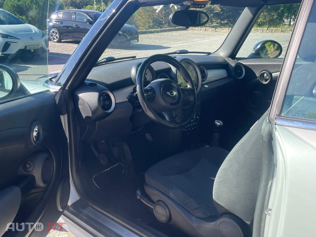 MINI Cabrio Cooper D 1.6