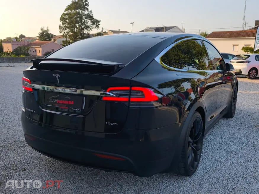 Tesla Model X 100D
