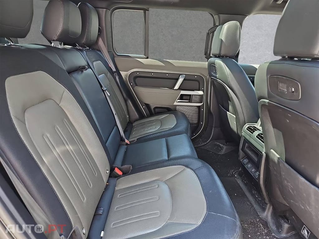 Land Rover Defender 3.0 D250 110 AWD X-Dynamic SE