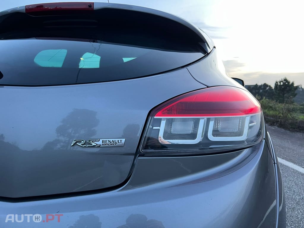 Renault Mégane Coupe 2.0 T 16V RS
