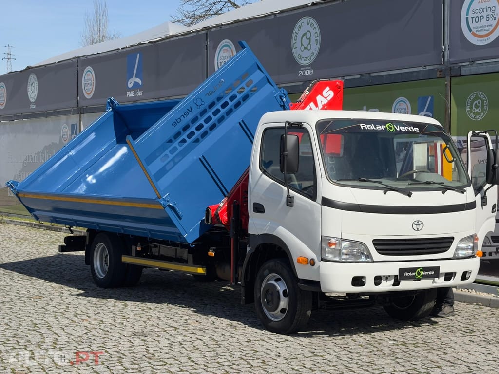 Toyota Dyna 7.5 T  GRUA + BASCULA