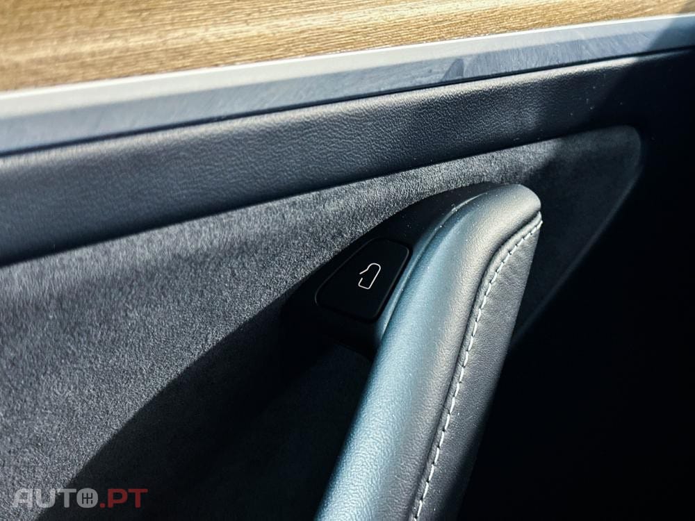 Tesla Model Y Long Range Dual Motor AWD