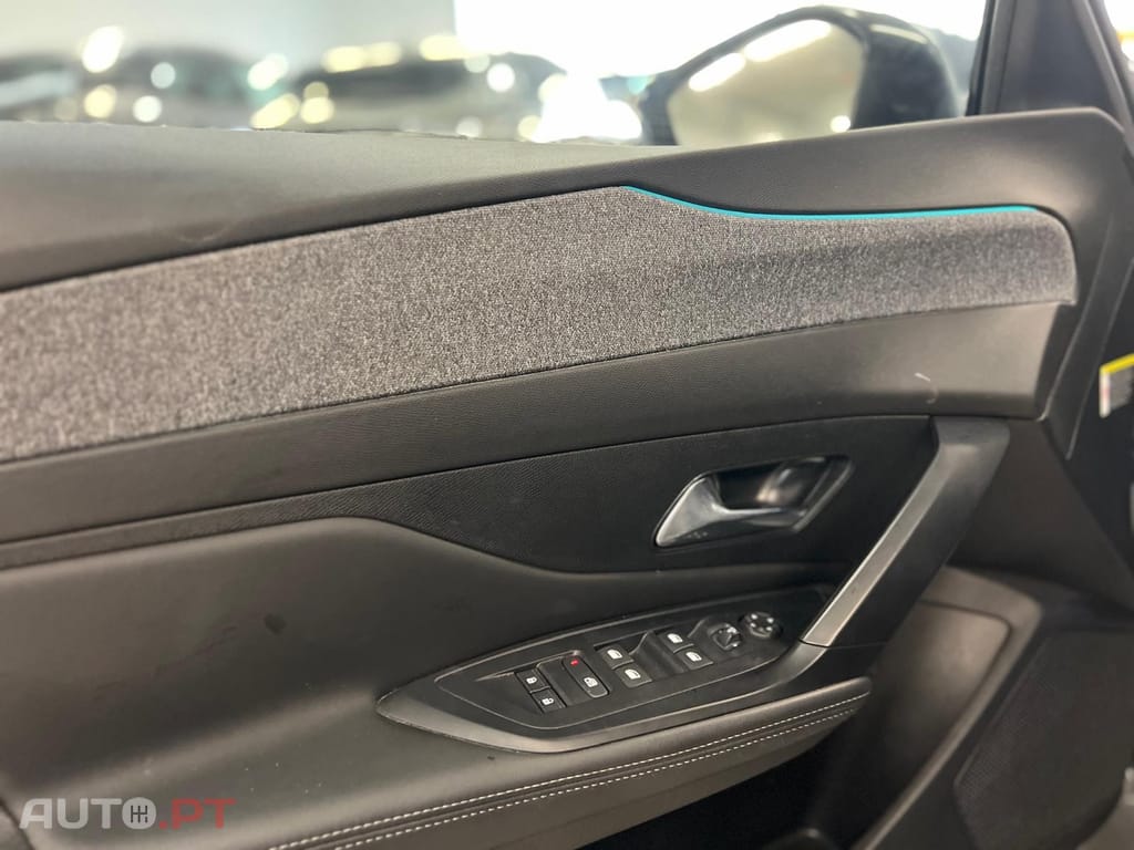 Peugeot 408 1.2 PureTech Allure Pack EAT8