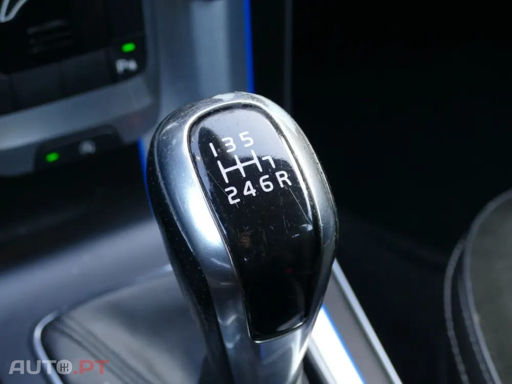 Volvo V40 2.0 D2 R-Design