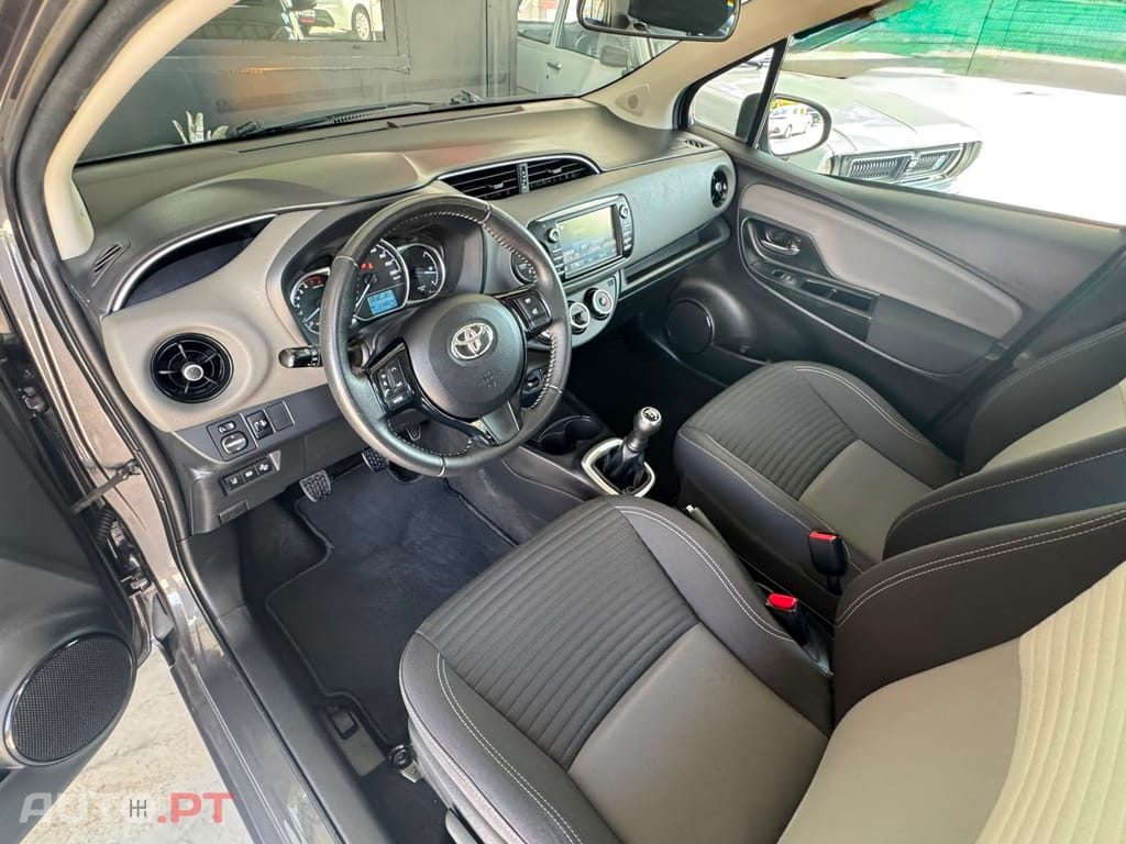 Toyota Yaris 1.0 VVT-I CONFORT