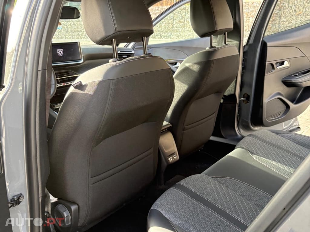 Peugeot 2008 1.2 PureTech Allure