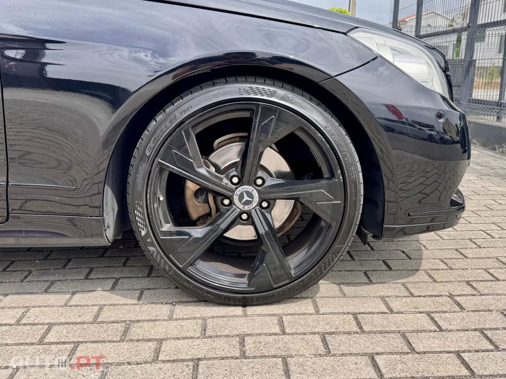 Mercedes-Benz E 220 CDI BlueEfficiency Auto