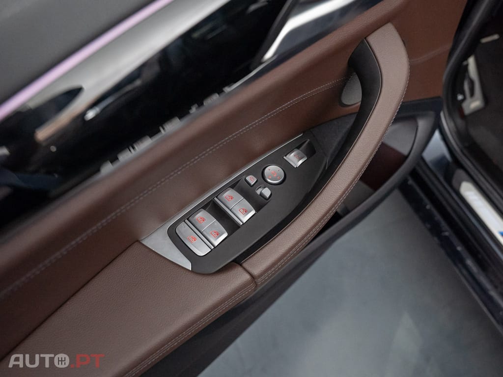 BMW iX3 M Sport Impressive