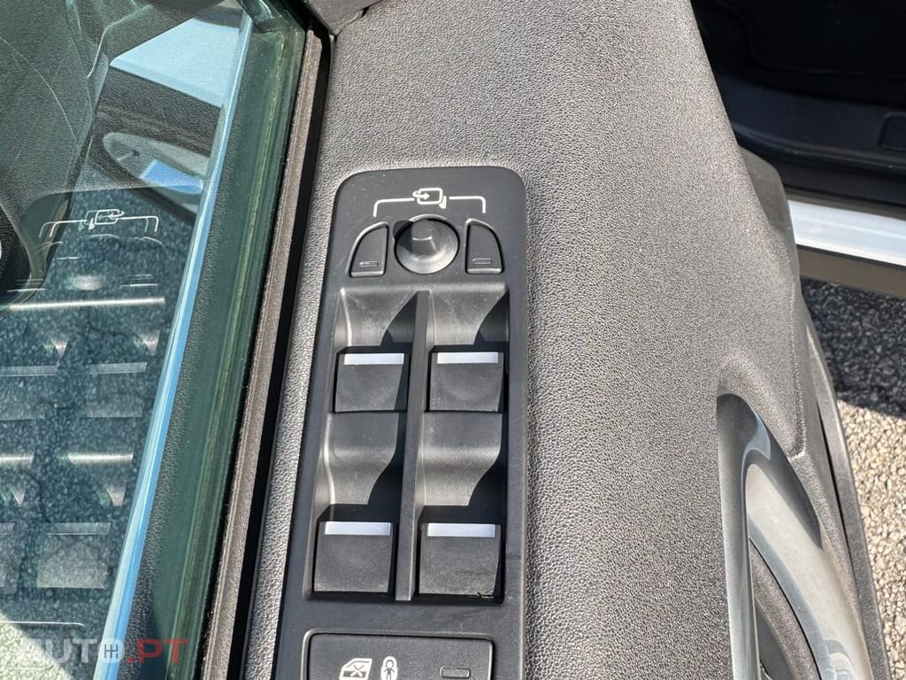 Land Rover Discovery Sport 2.0 eD4 HSE Luxury