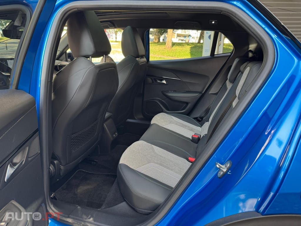 Peugeot E-2008 50 kWh GT Line