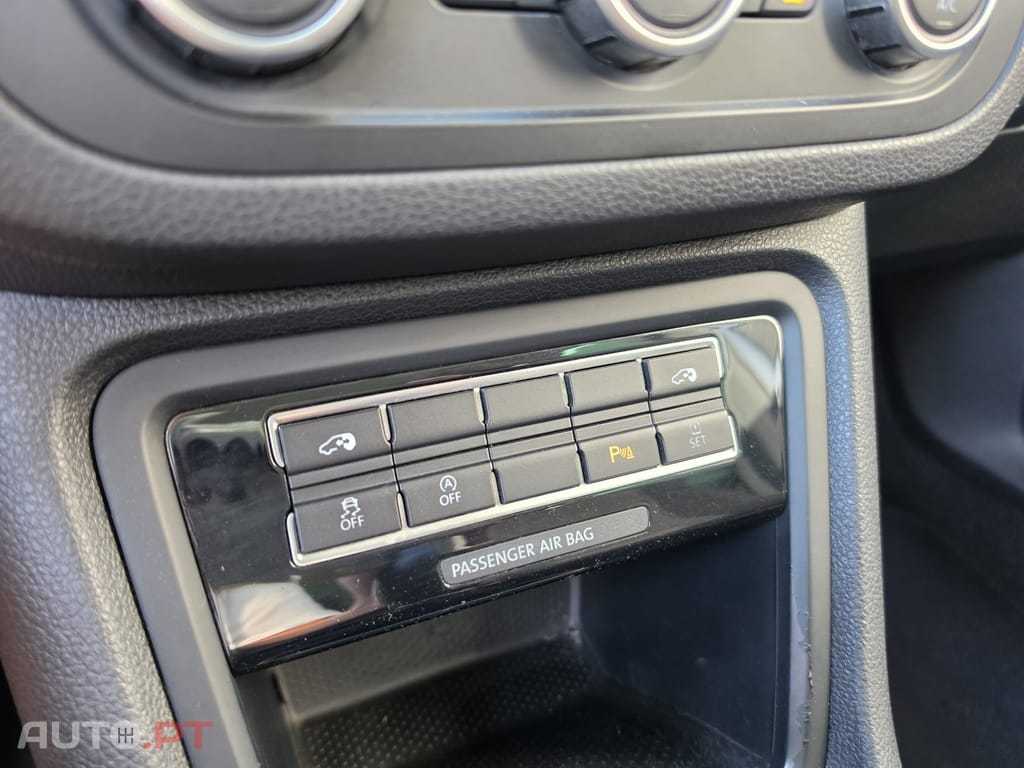 Volkswagen Sharan 2.0 TDI Confortline — fotografia 3