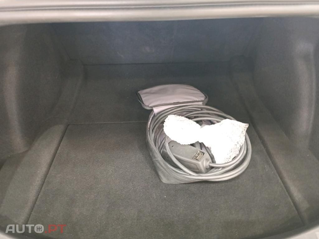 Tesla Model 3 Long-Range Dual Motor AWD