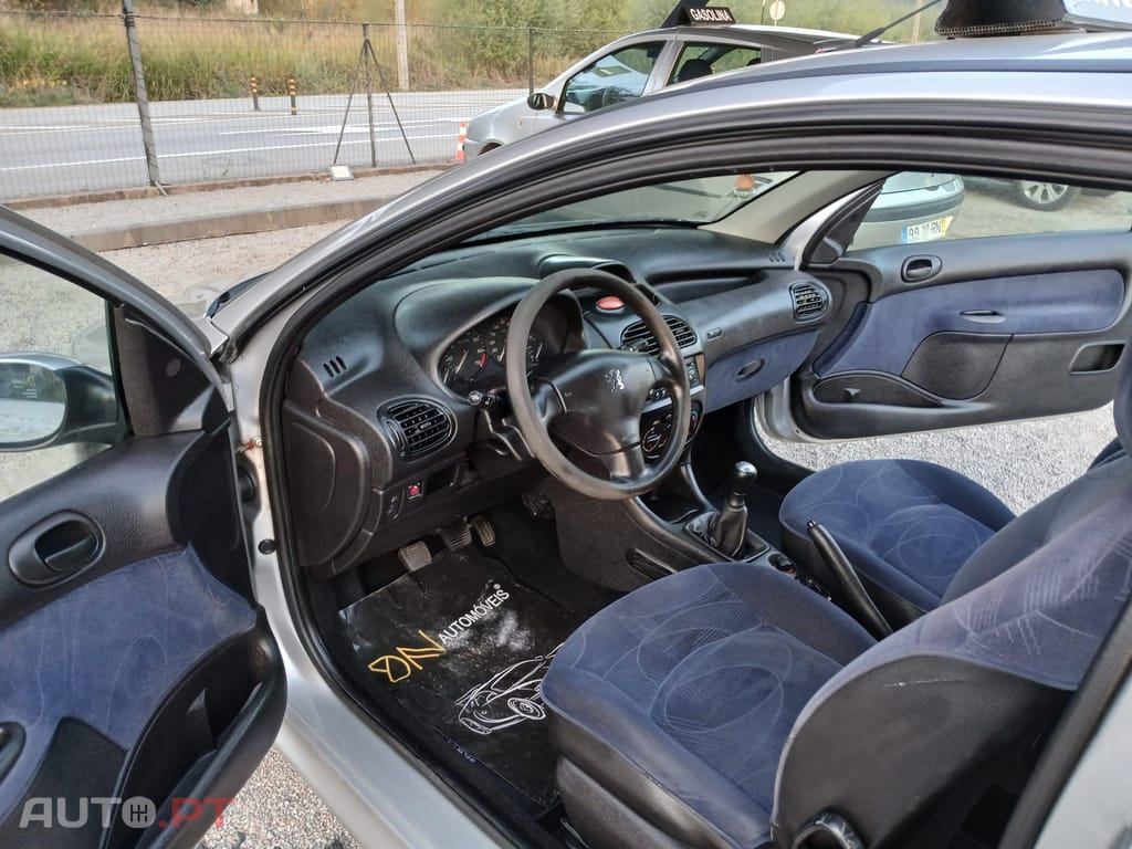 Peugeot 206 1.1