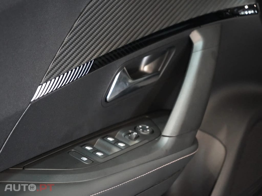 Peugeot 2008 1.2 PureTech Allure