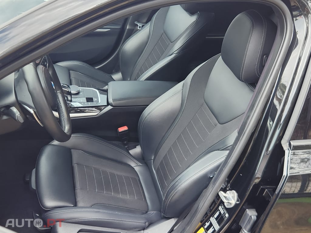 BMW 330 e Line Sport Auto