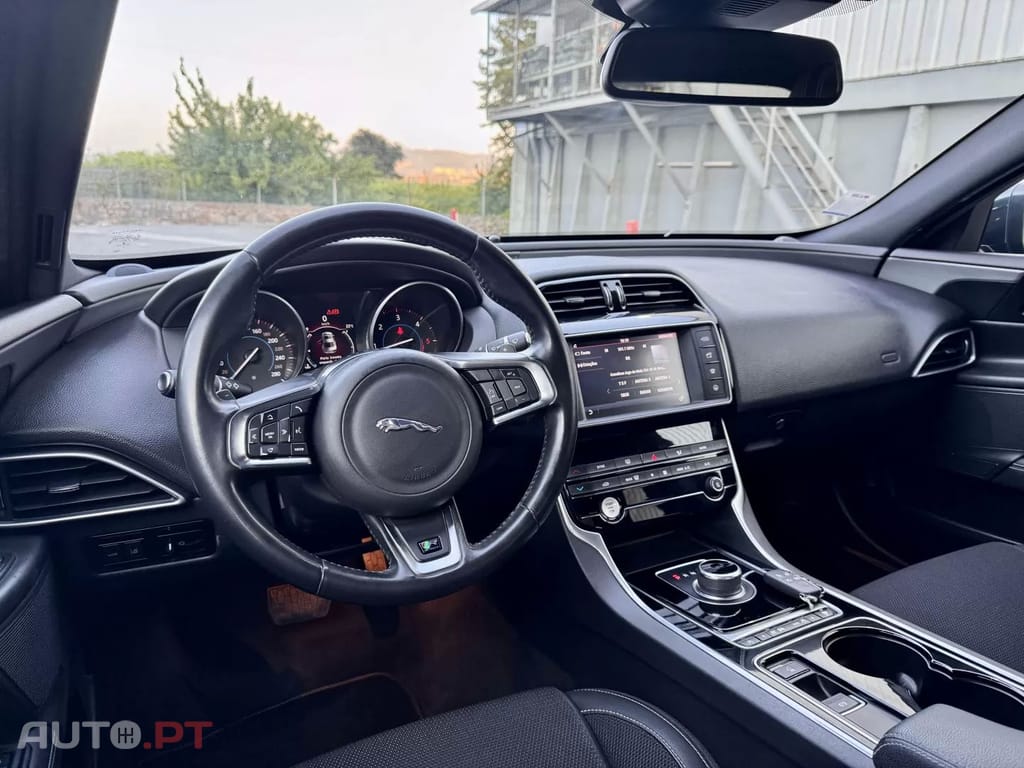Jaguar XE 2.0 D R-Sport Aut.