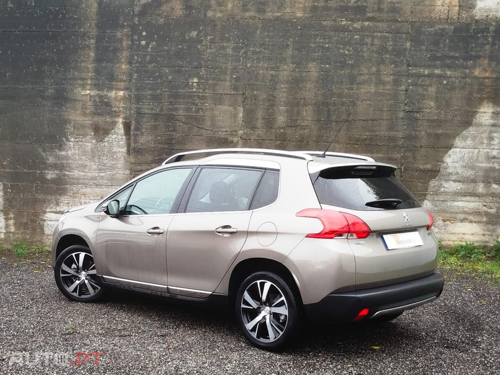 Peugeot 2008 1.2 PureTech Allure EAT6
