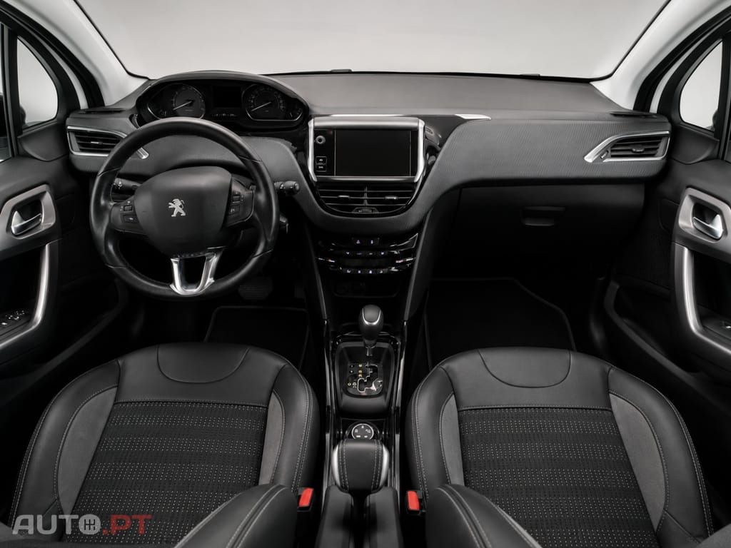 Peugeot 2008 1.2 PureTech Allure EAT6