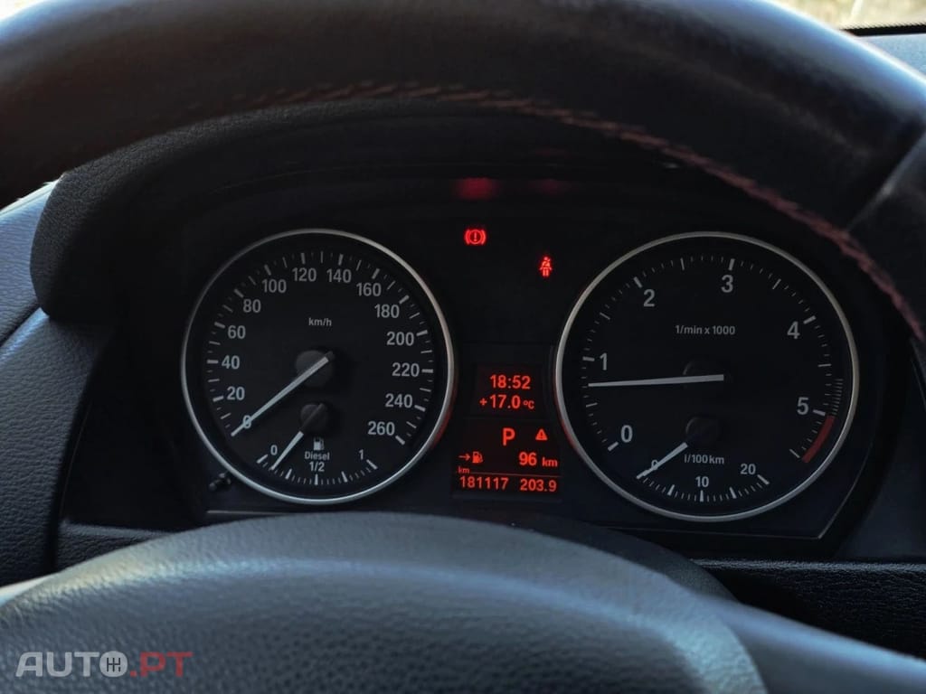BMW X1 xDrive18d Aut. Sport Line — fotografia 10