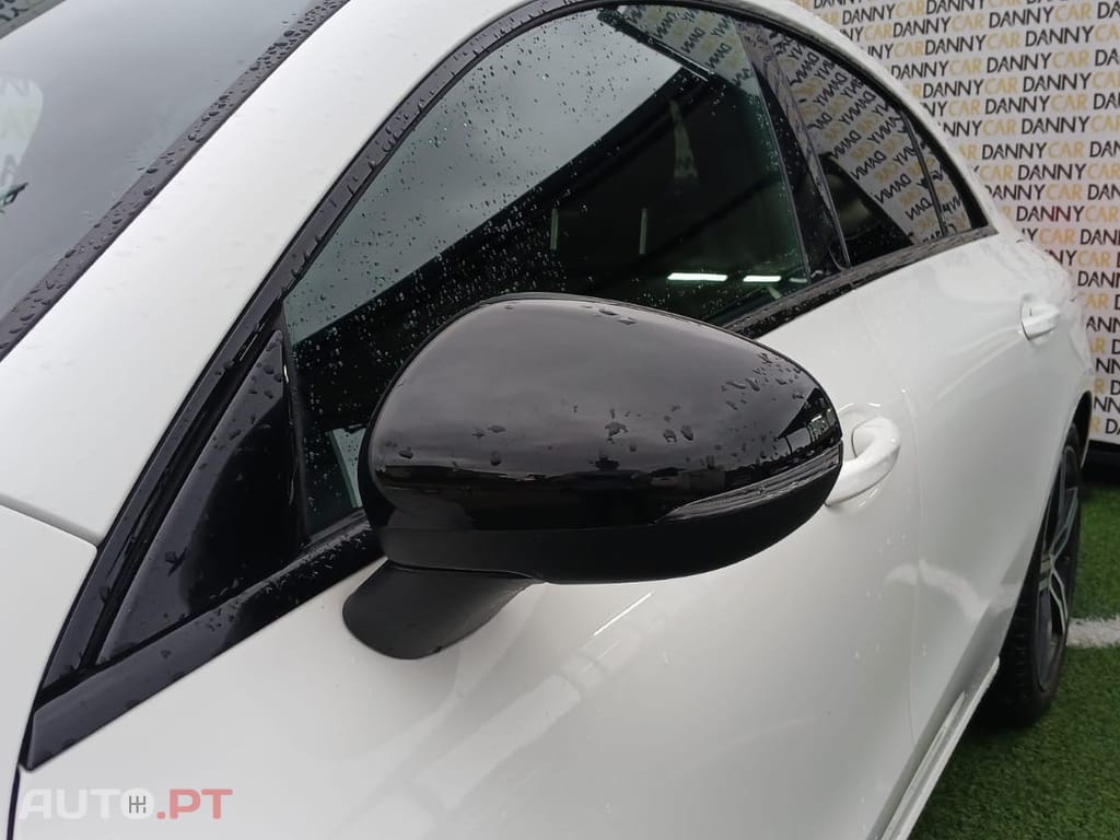 Mercedes-Benz CLA 180 Outro