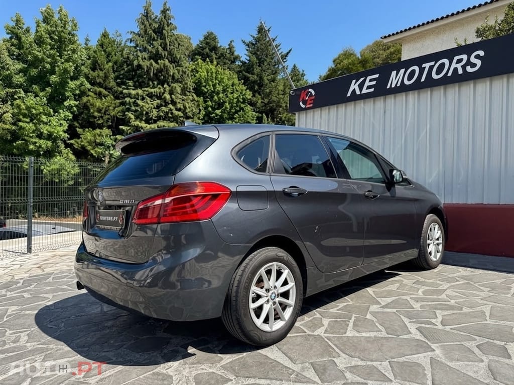 BMW 216 d Line Luxury Auto — fotografia 7