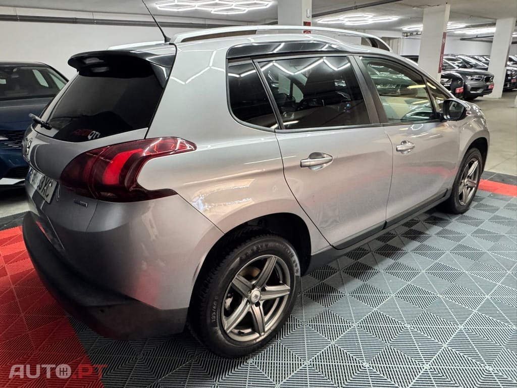 Peugeot 2008 1.2 PureTech Allure