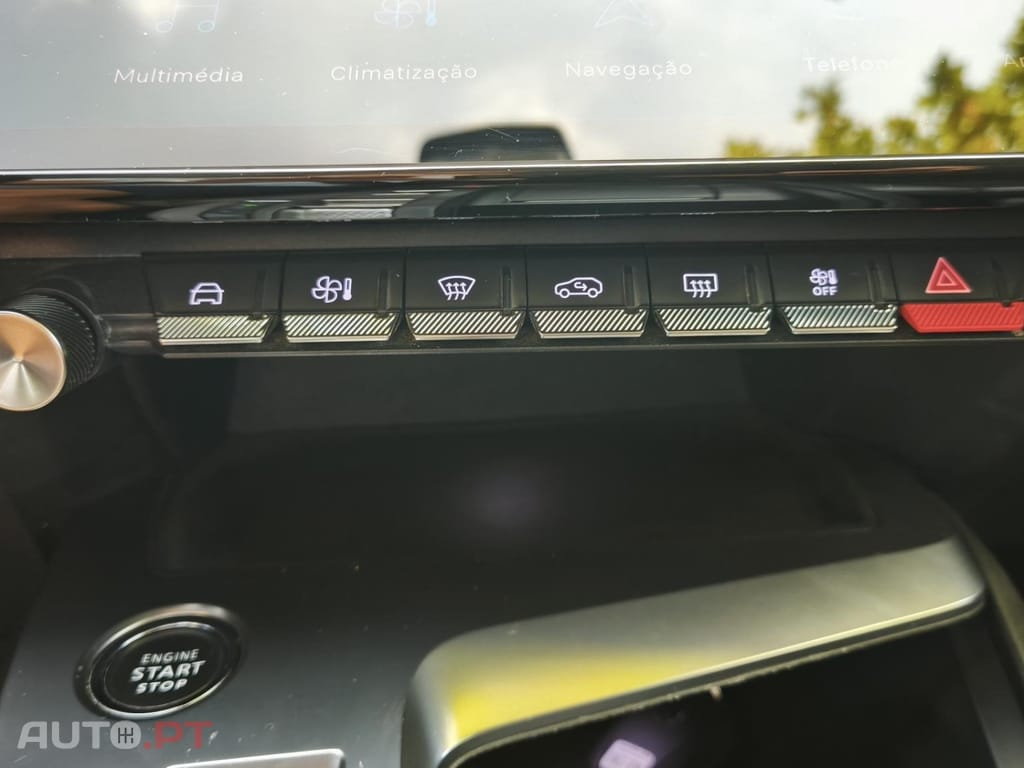 Peugeot 308 1.6 Hybrid Allure Pack e-EAT8 — fotografia 17