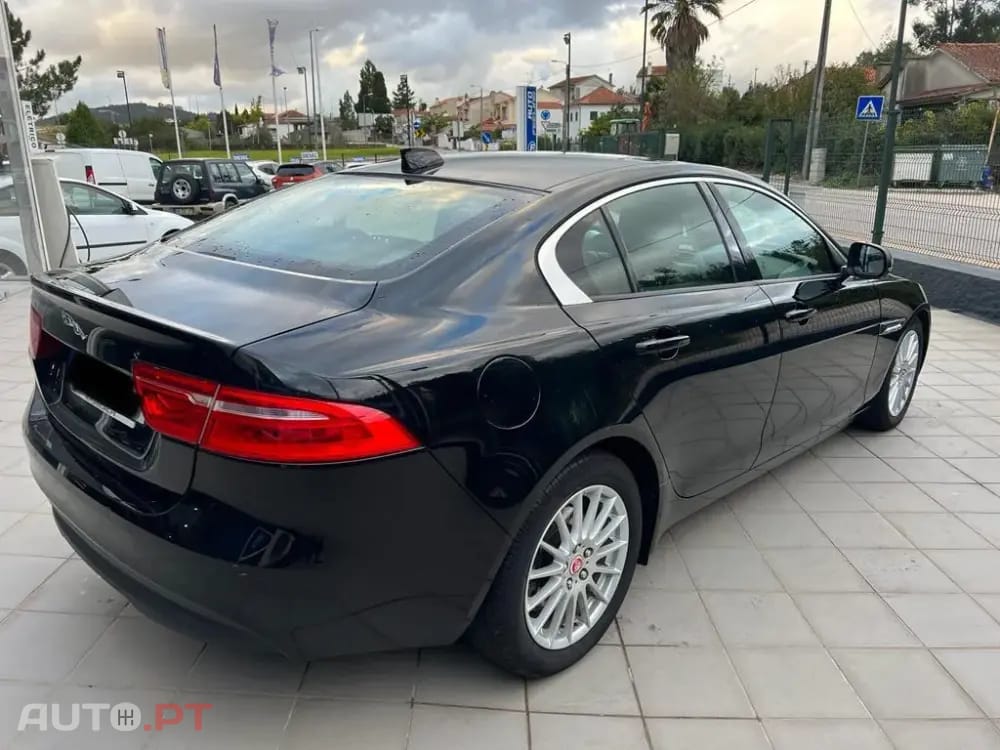 Jaguar XE 2.0 D Prestige
