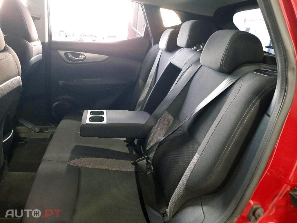 Nissan Qashqai 1.5 dCi N-Connecta J18