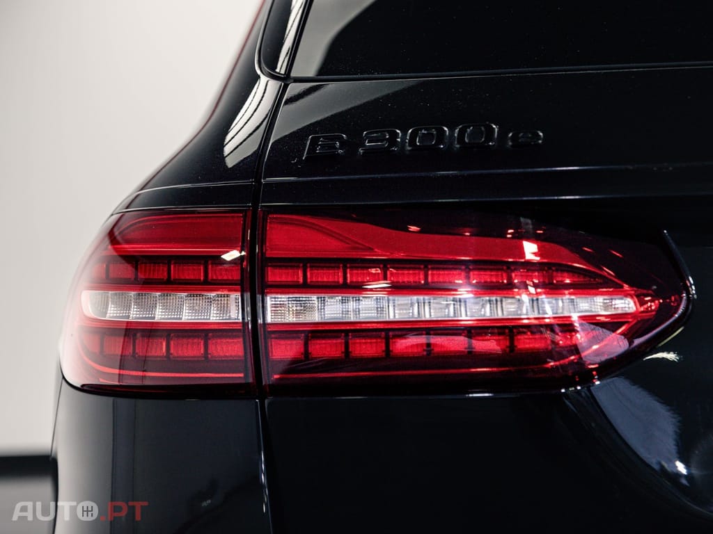 Mercedes-Benz E 300 e AMG Line