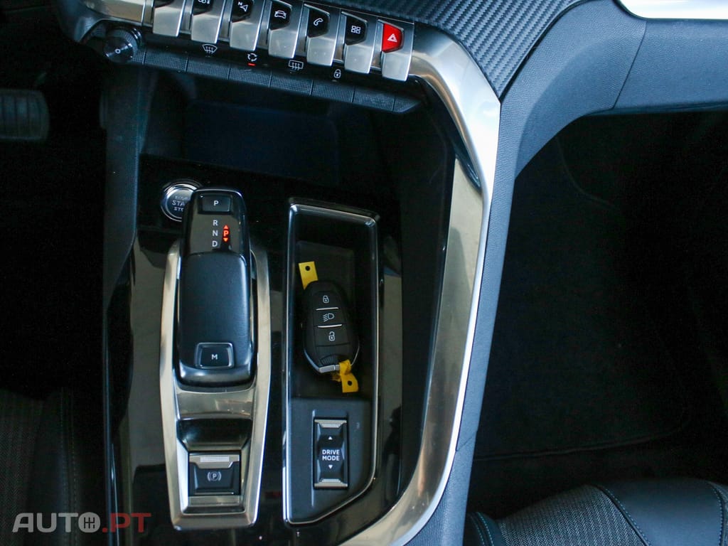 Peugeot 5008 1.2 PureTech Allure EAT8