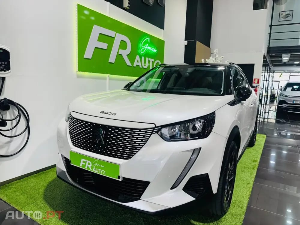 Peugeot E-2008 50 kWh Active Pack