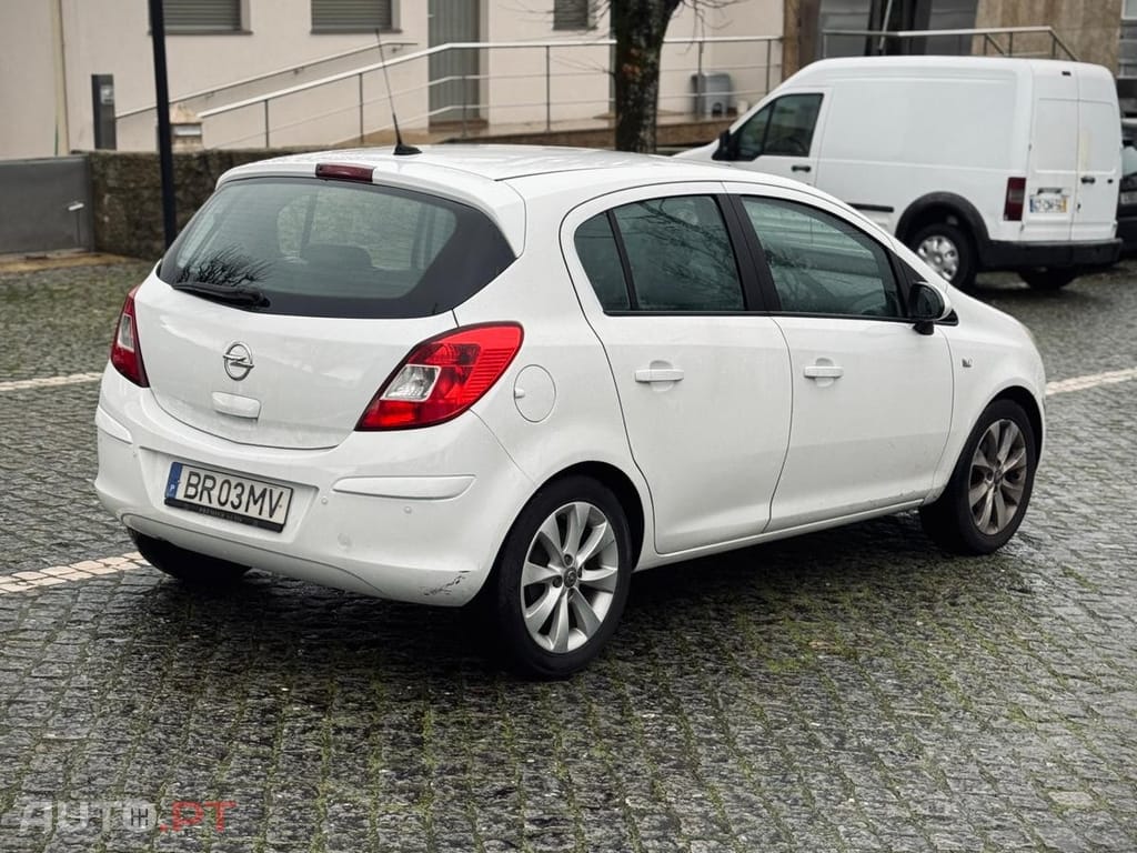 Opel Corsa 1.2 Go! Easytronic