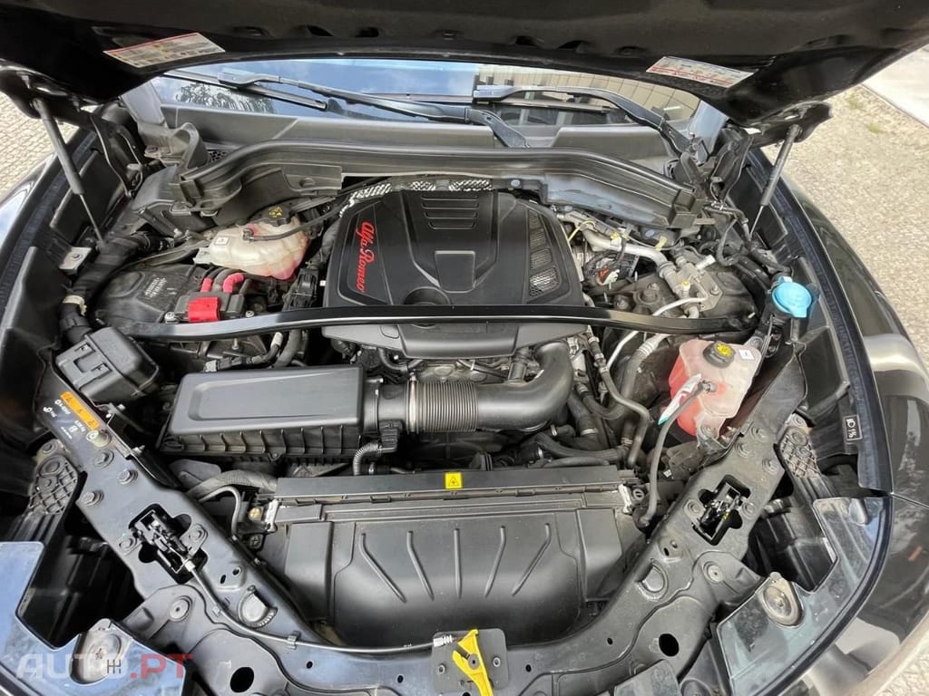 Alfa Romeo Stelvio 2.0 Turbo 16V AT8-Q4 First Edition