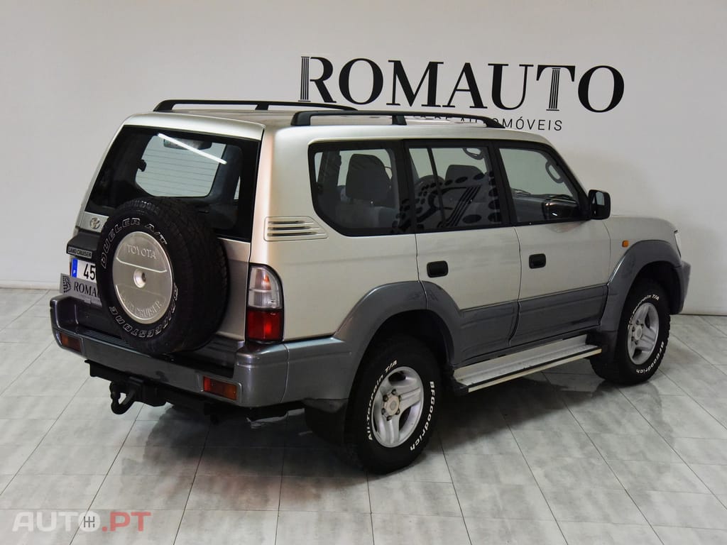 Toyota Land Cruiser 3.0 TD Pack 2