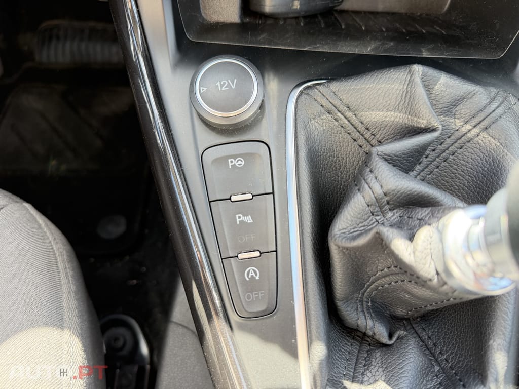 Ford Focus 1.0 EcoBoost S&S TITANIUM