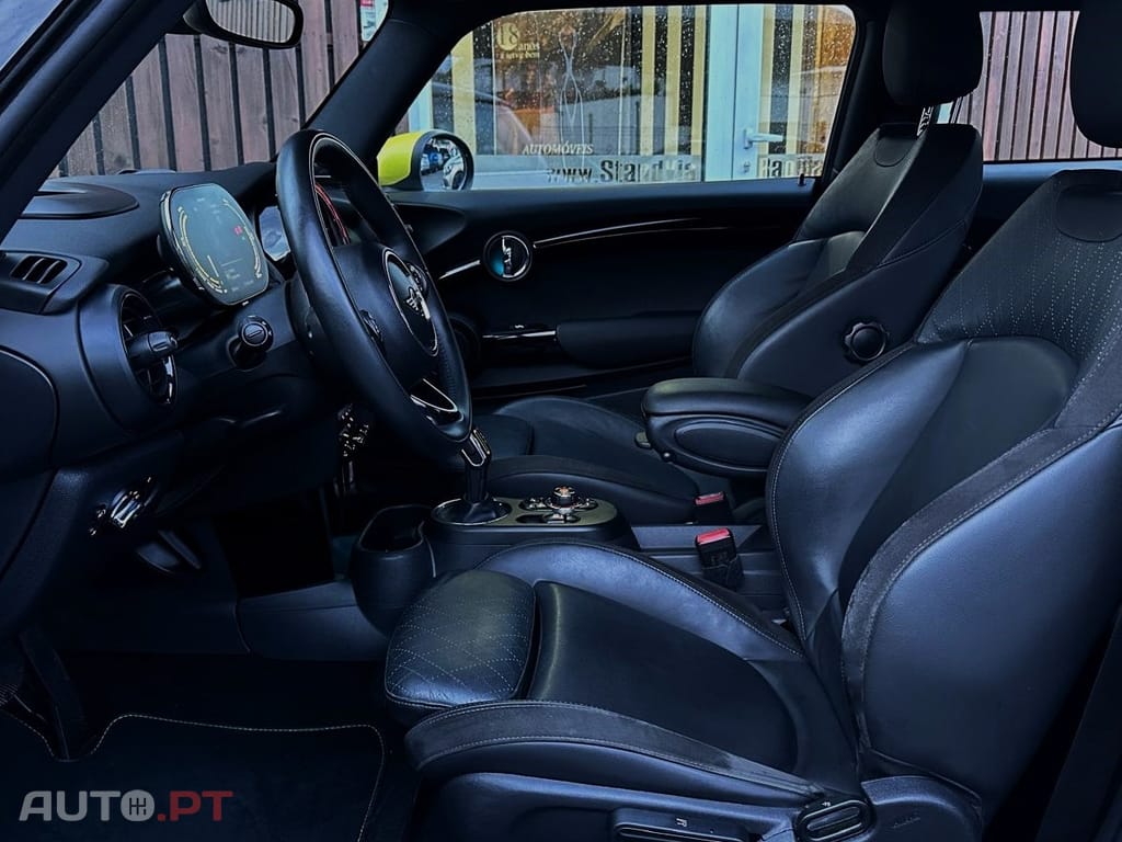 MINI Cooper Cooper SE