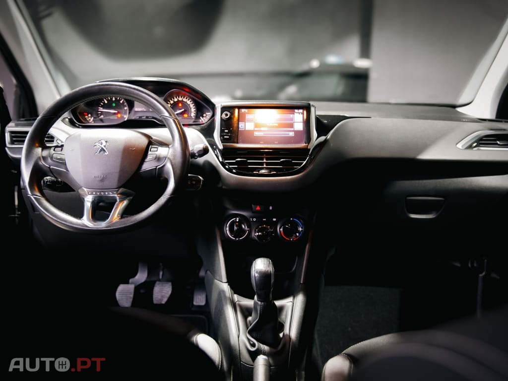 Peugeot 208 1.6 BlueHDi Style