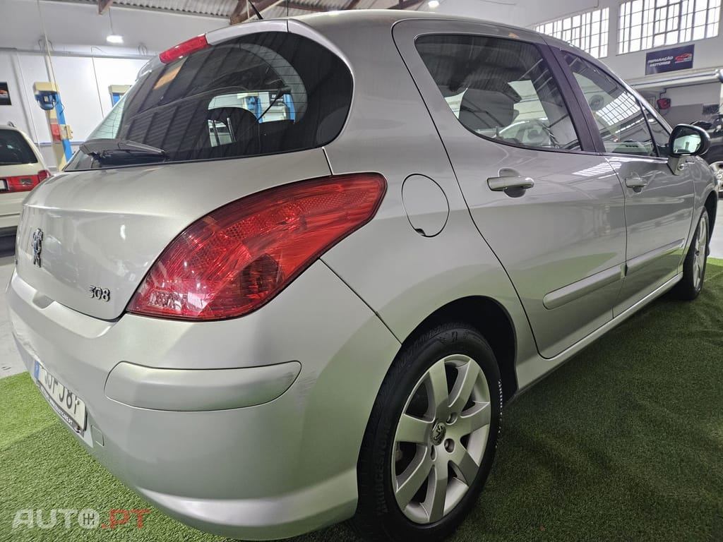 Peugeot 308 1.4 16V Executive (2007-2010)