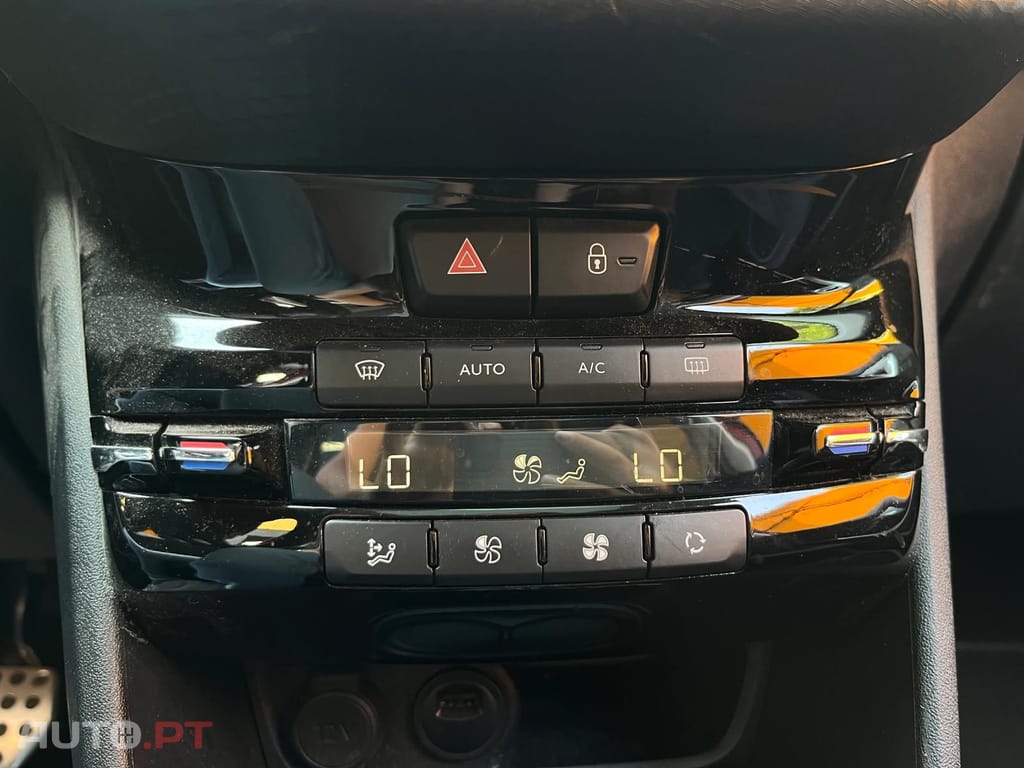 Peugeot 2008  1.2 PureTech Crossway