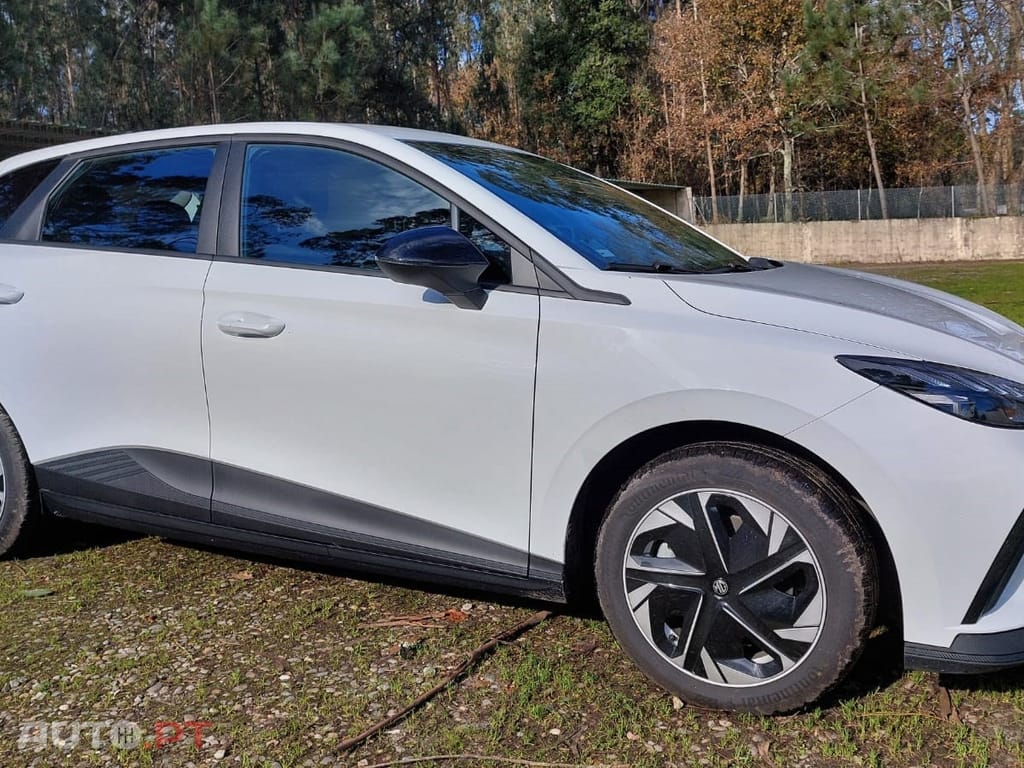 MG MG4 51 kWh Standard