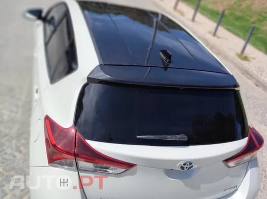 Toyota Auris 1.8 HSD Confort Pack Style CVT