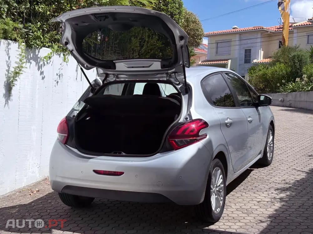 Peugeot 208 1.6 BlueHDi Style