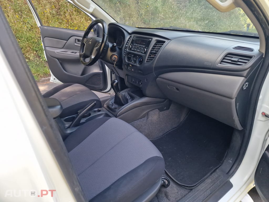 Mitsubishi L200 2.3 DI-D CD Invite 2WD