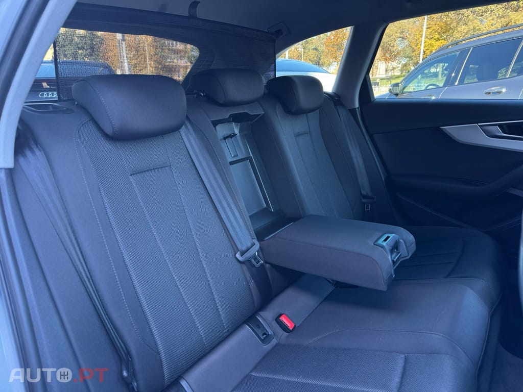 Audi A4 Avant 30 TDI Advanced S tronic