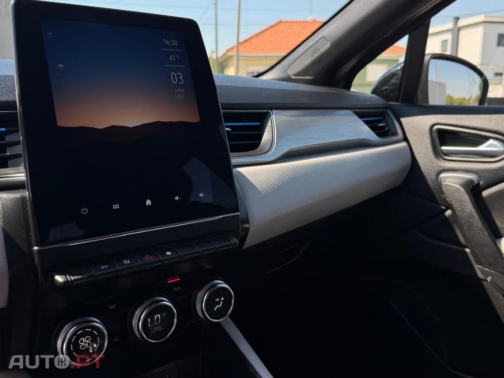 Renault Captur E-TECH 160 INTENS