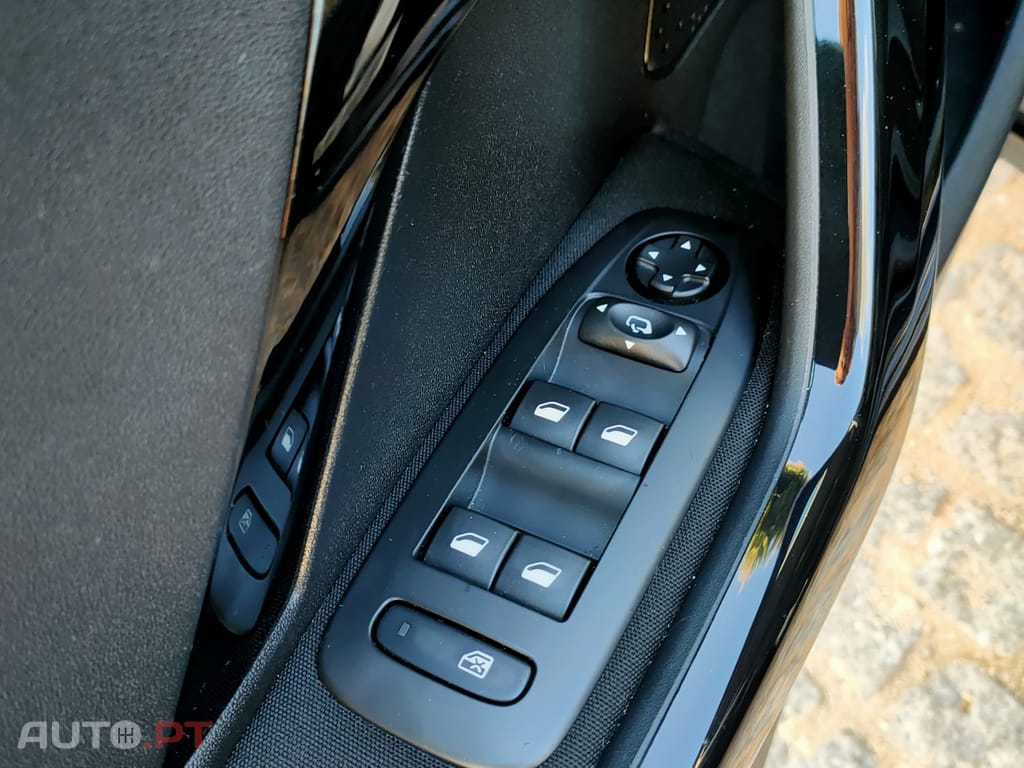 Peugeot 208 1.6 Blue HDi