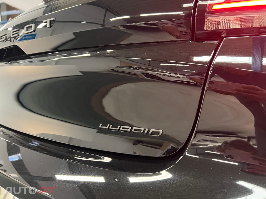 Peugeot 208 1.2 Hybrid Allure e-DCS6